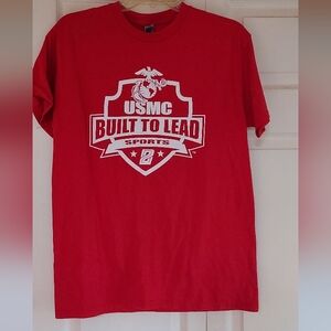 USMC United States Marine Corps Sports T Shirt Graphic Red Med Built To Lead 84